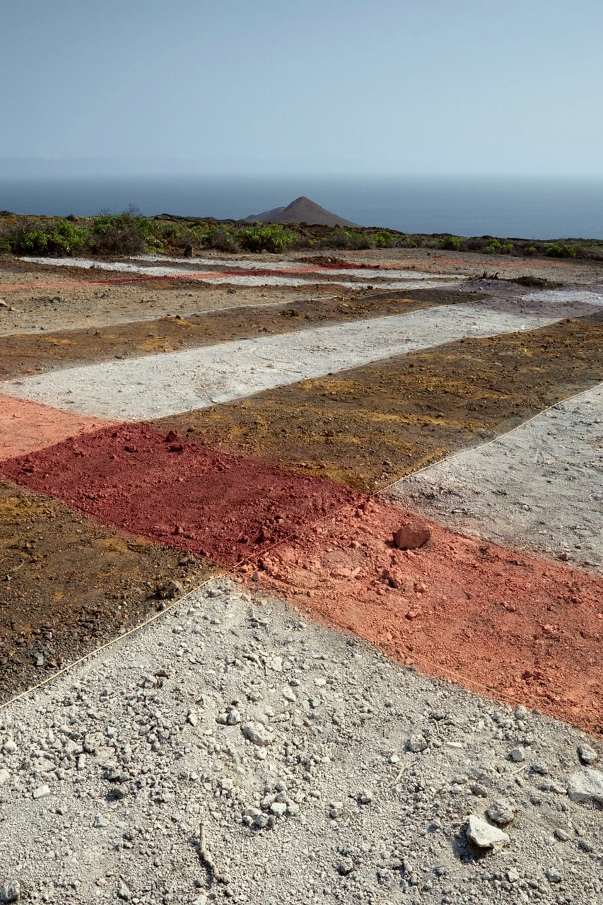 Burberry 全新「經典格紋造型」地景藝術正式登陸南非、加那利群島