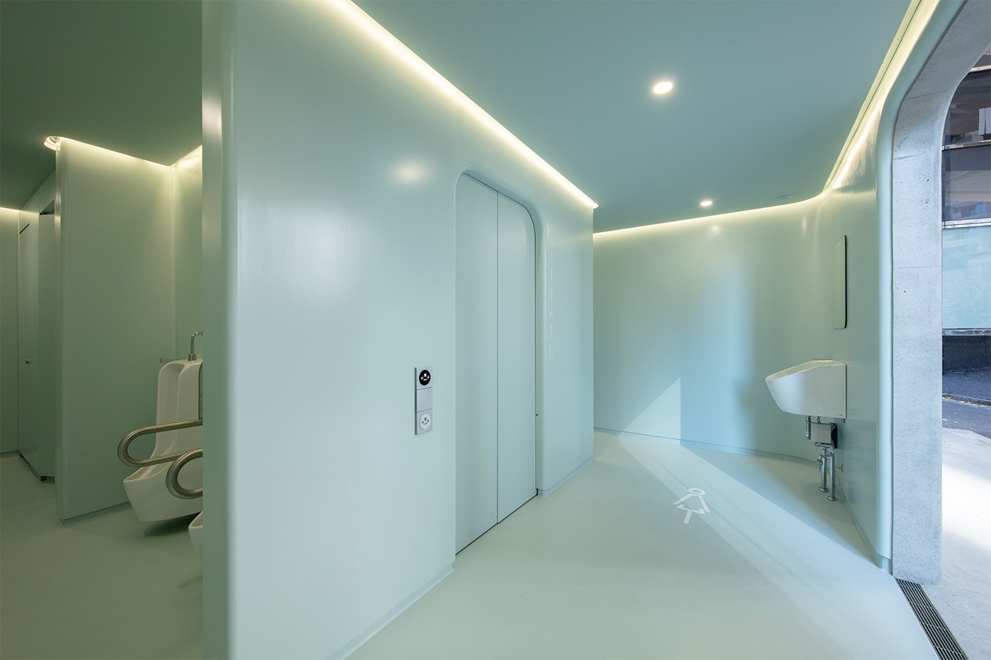 Marc Newson 攜手「THE TOKYO TOILET」企劃操刀設計東京街邊公共廁所