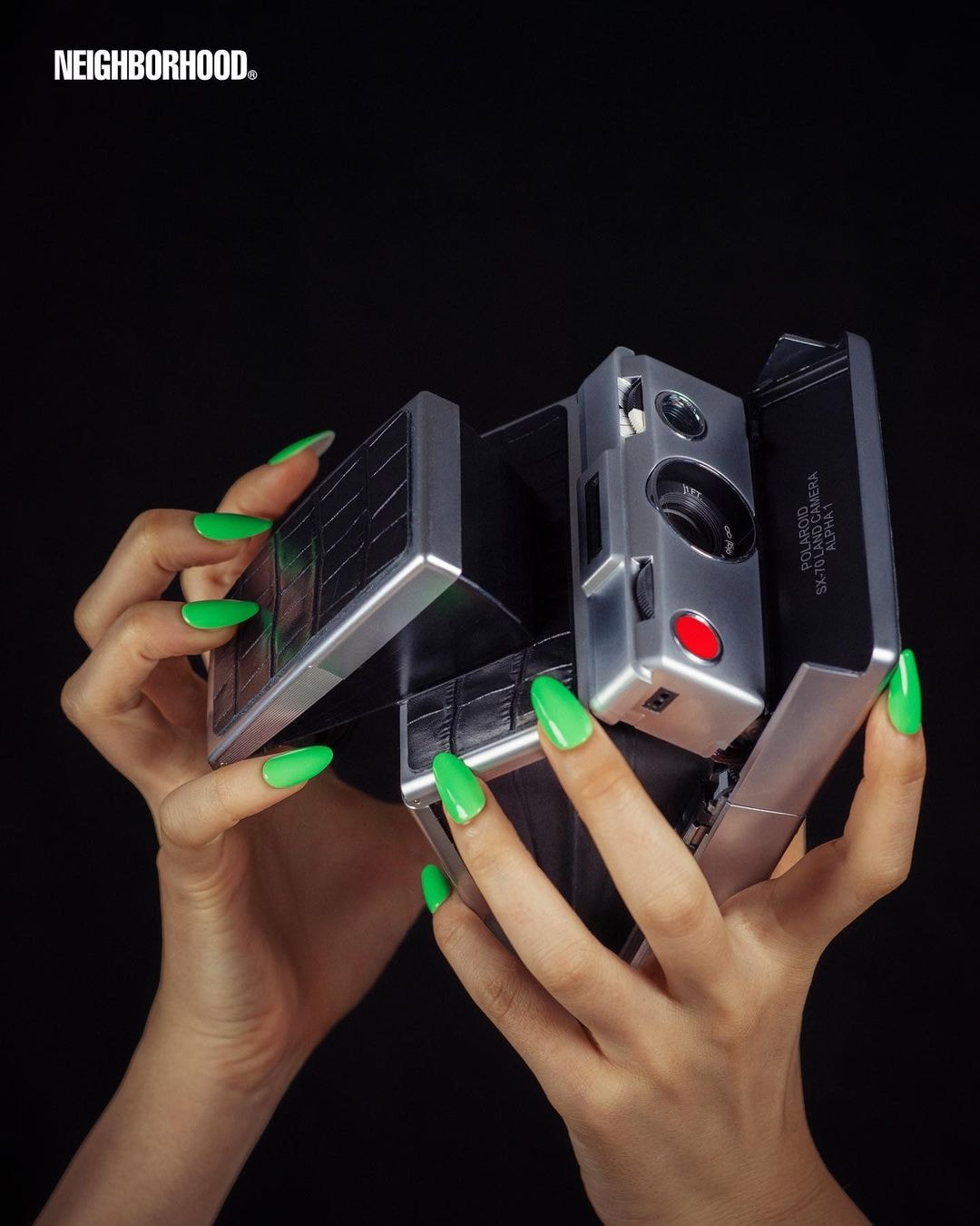 NEIGHBORHOOD x Polaroid SX-70 最新聯名拍立得率先曝光