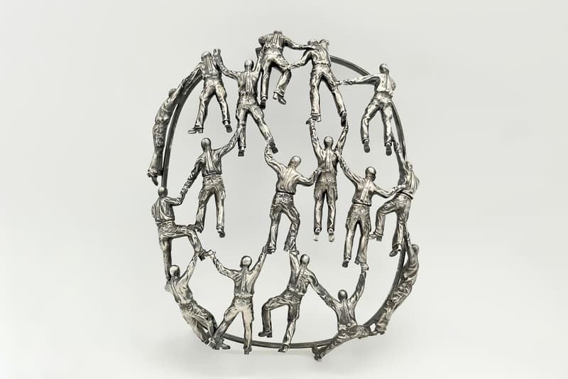 藝術家 Offgod 再次攜手 Gleb Kostin 推出全新 925 銀製 Apple AirPods Max 配件