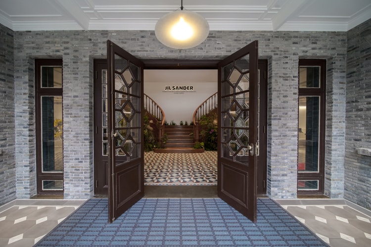 走进 JIL SANDER「苏园·桑生」2023 春夏系列限时体验店