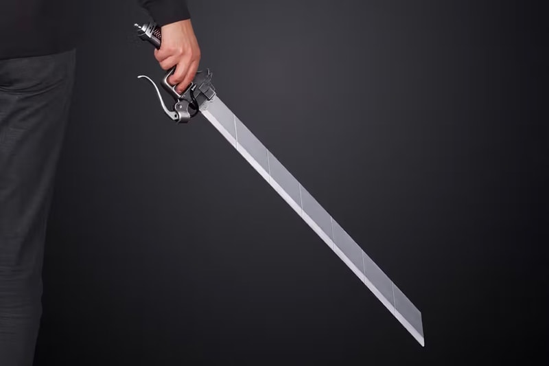 Bandai 推出《進擊的巨人》長達 88 公分 1:1 尺寸「超硬質刀」