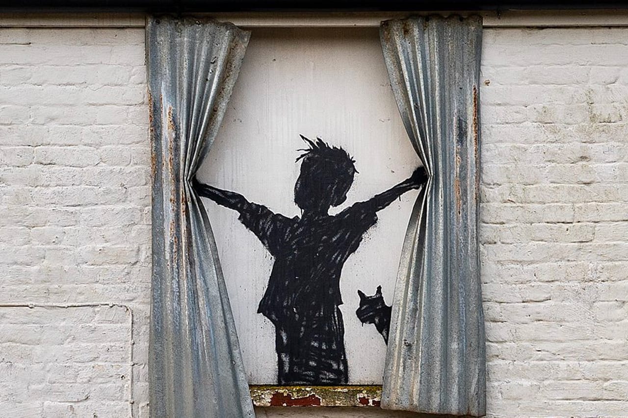 涂鸦艺术家 Banksy 新作《Morning is Broken》完成不久即被拆除