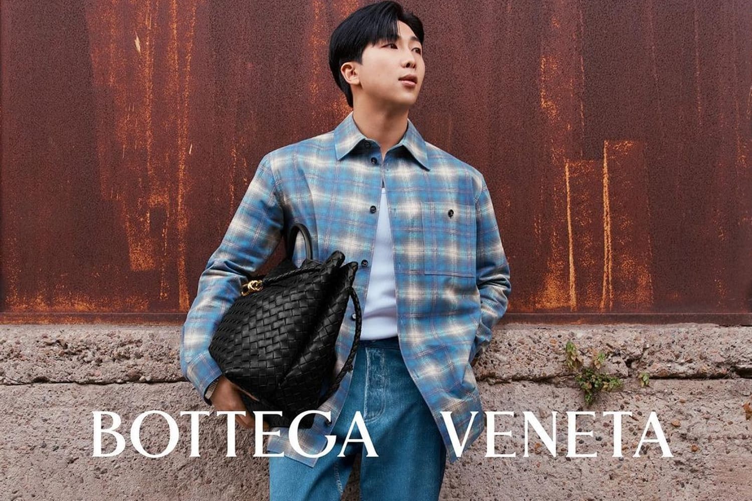 Bottega Veneta 创意总监 Matthieu Blazy 宣布 BTS 成员 RM 加入品牌大家族
