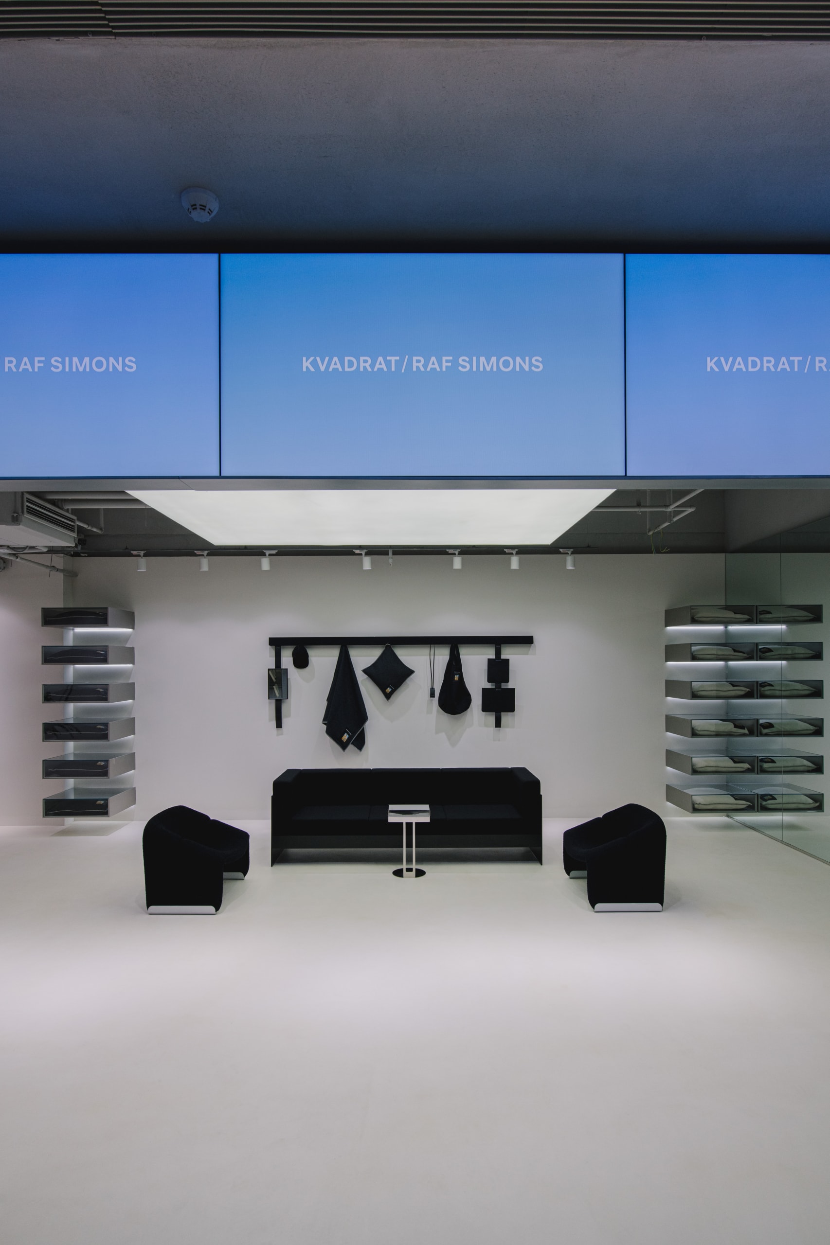 Raf Simons x Kvadrat 合作系列于 IYOUTH STUDIO 打造 Pop-Up Store
