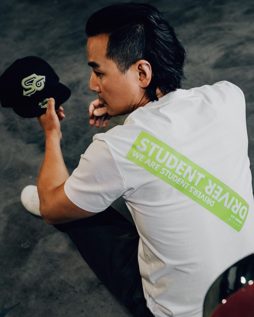 吳彥祖、姜成鎬出鏡，Student Driver 推出全球限量 250 件別注 T-Shirt