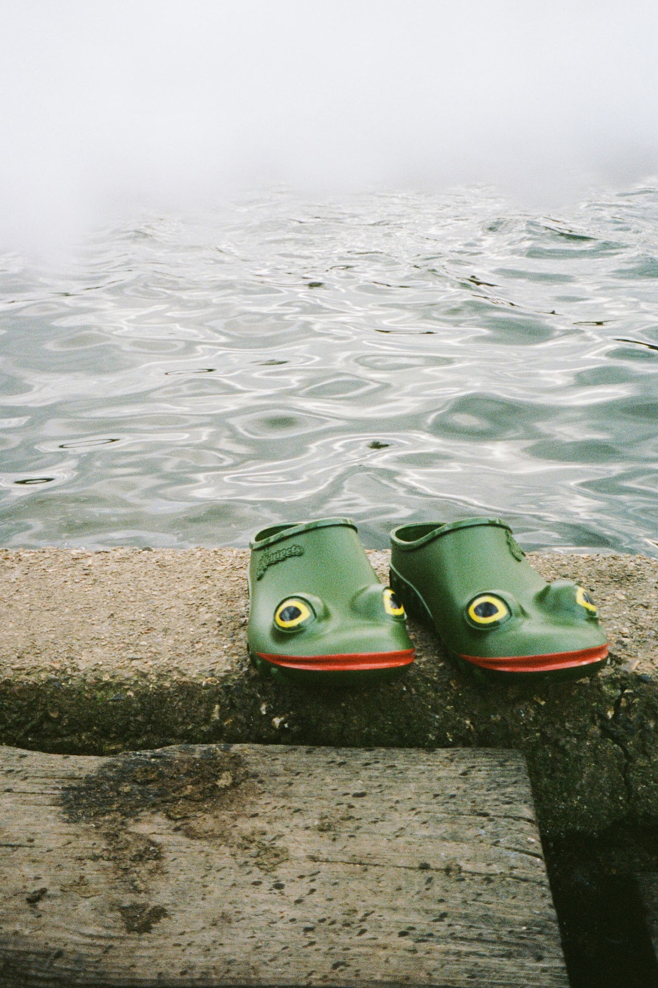 JW Anderson 全新 Wellipets 青蛙鞋联名系列正式登场