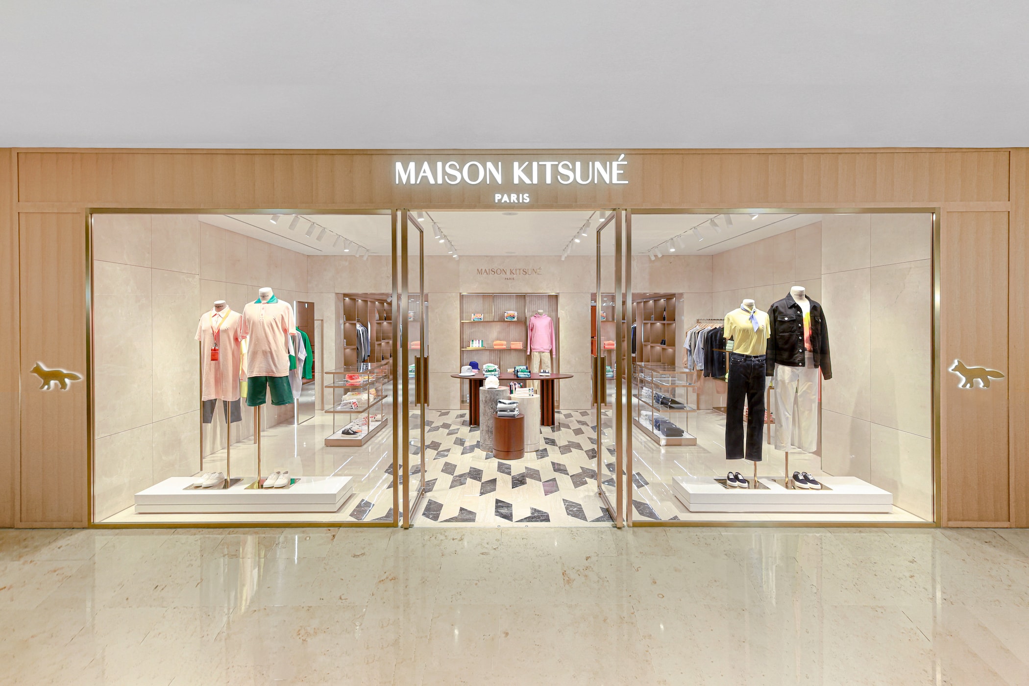 走进 Maison Kitsuné 全新南京德基广场精品店 