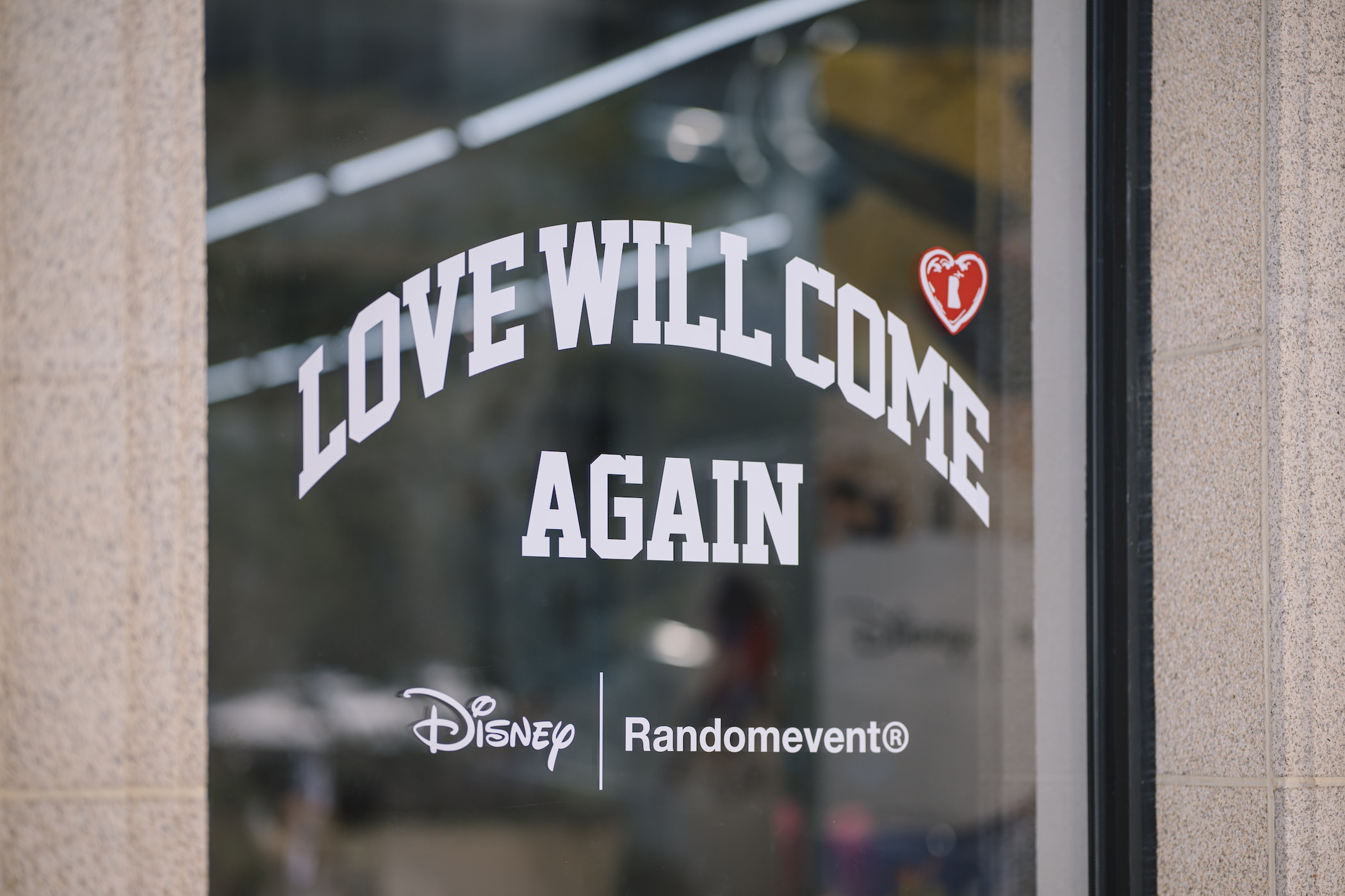 走进 Randomevent x Disney 100 周年「LOVE WILL COME AGAIN」艺术展览