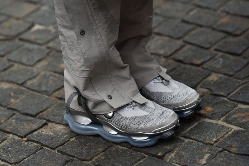 Street Style: 2023 秋冬上海时装周街头鞋款趋势