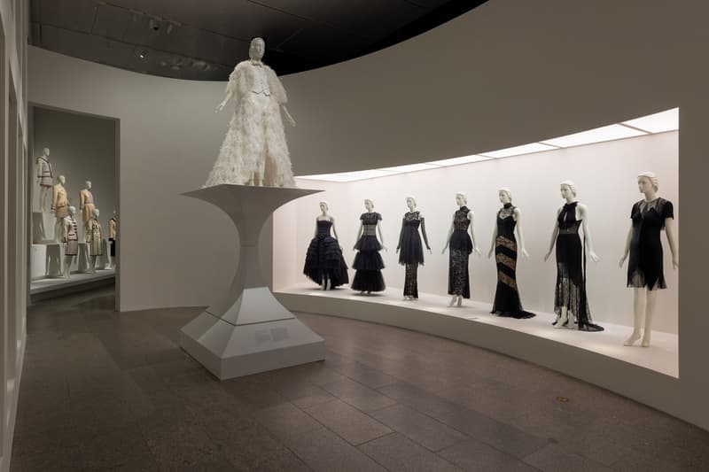 率先走進紐約大都會博物館《Karl Lagerfeld: A Line of Beauty》回顧展覽