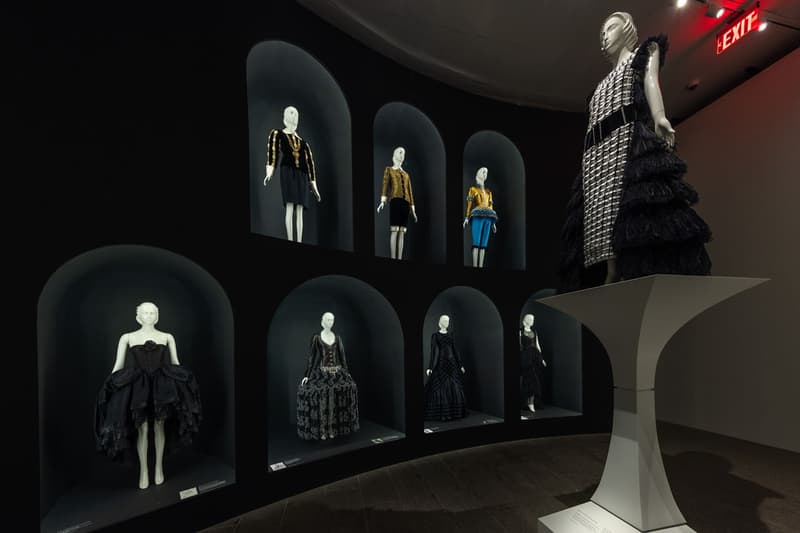 率先走進紐約大都會博物館《Karl Lagerfeld: A Line of Beauty》回顧展覽