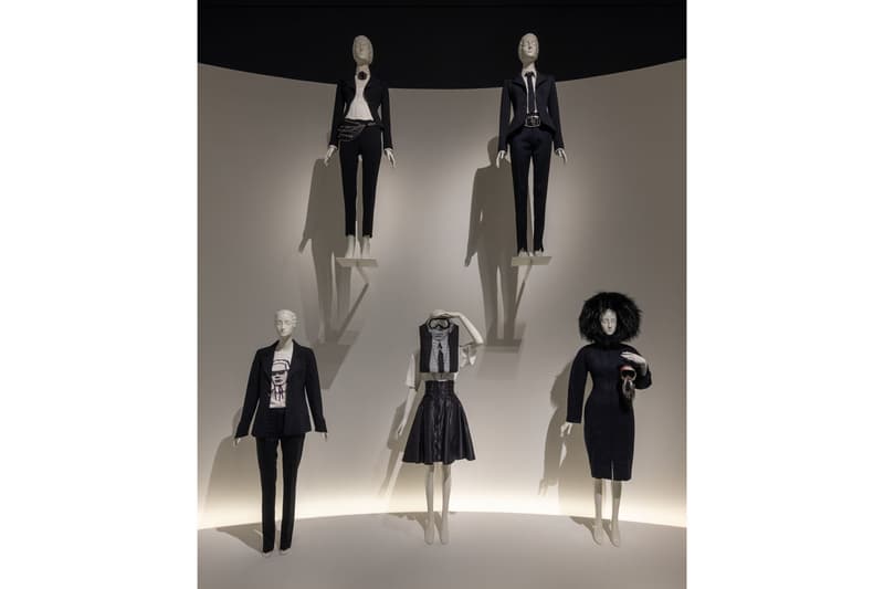 率先走進紐約大都會博物館《Karl Lagerfeld: A Line of Beauty》回顧展覽