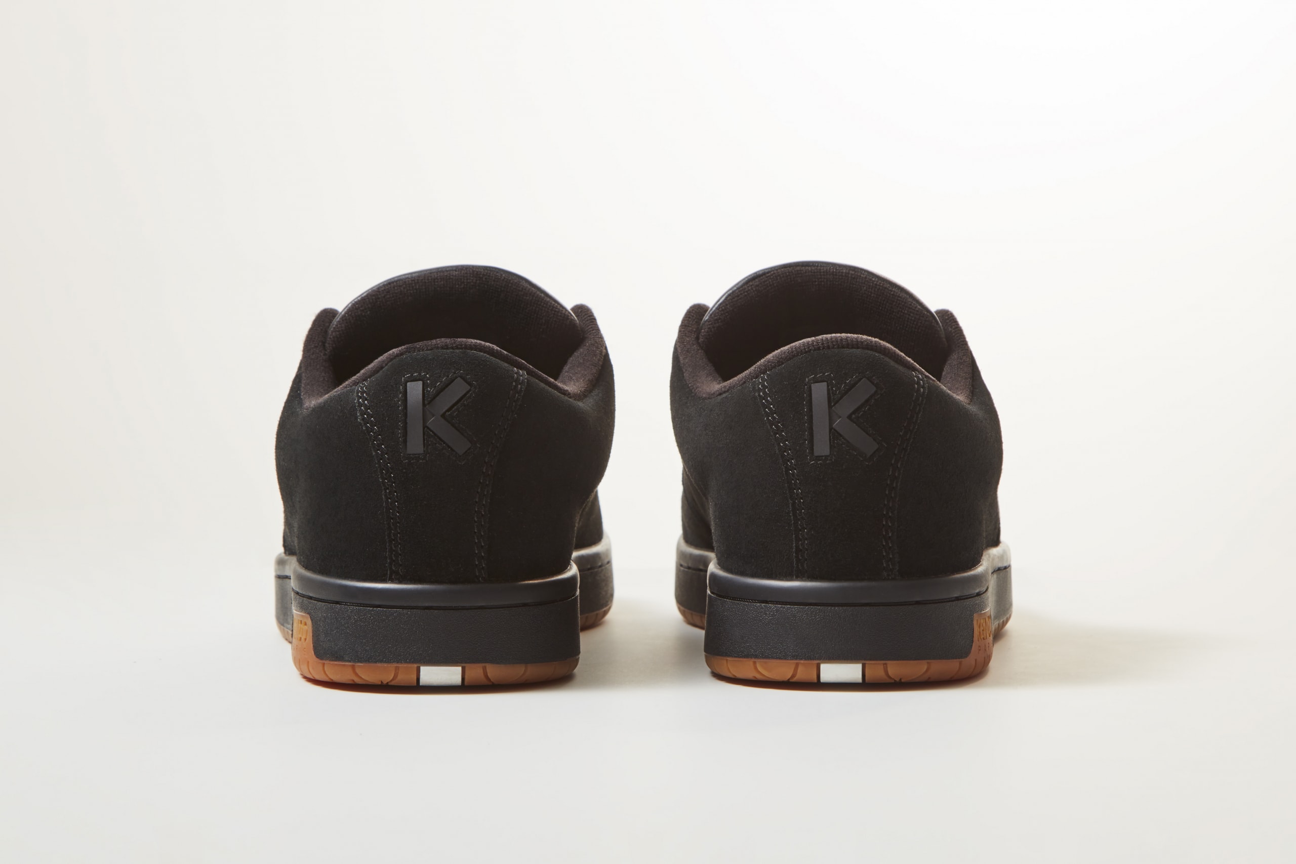 KENZO 发布 NIGO 操刀首个运动鞋 DOME 系列