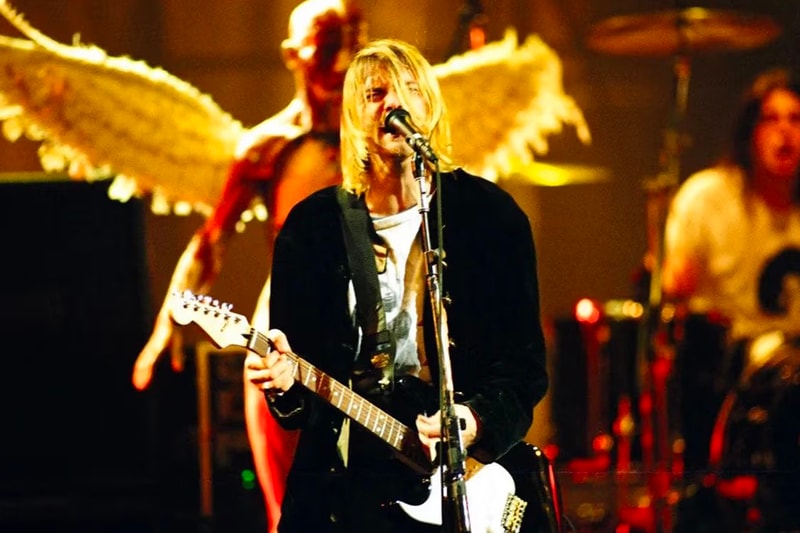 Kurt Cobain《Nevermind》时期砸坏吉他以近 $60 万美元拍卖成交