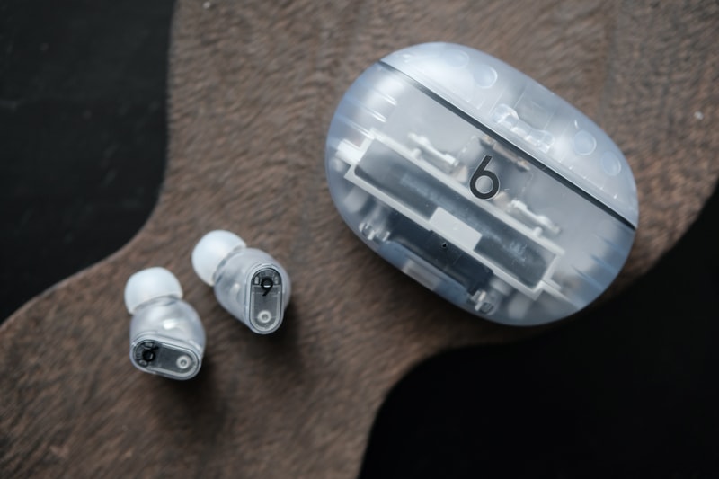 近赏 Beats 新一代无线耳机 Beats Studio Buds + 近赏 Beats 新一代无线耳机 Beats Studio Buds +