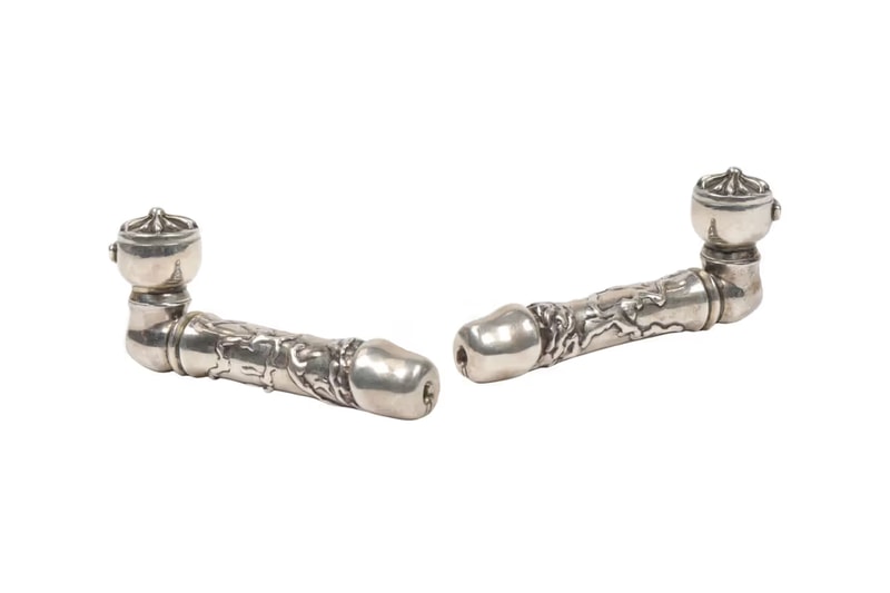 Chrome Hearts 生殖器造型烟斗以 $1,600 美元出售中 Chrome Hearts 生殖器造型烟斗以 $1,600 美元出售中