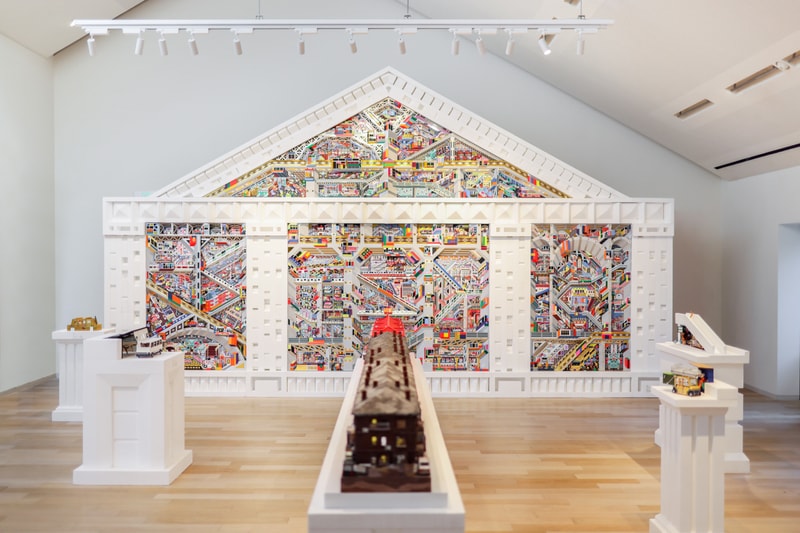 HERMÈS 邀请中国艺术家李涵为上海「爱马仕之家」打造《仕物别景》夏季橱窗 HERMÈS 邀请中国艺术家李涵为上海「爱马仕之家」打造《仕物别景》夏季橱窗