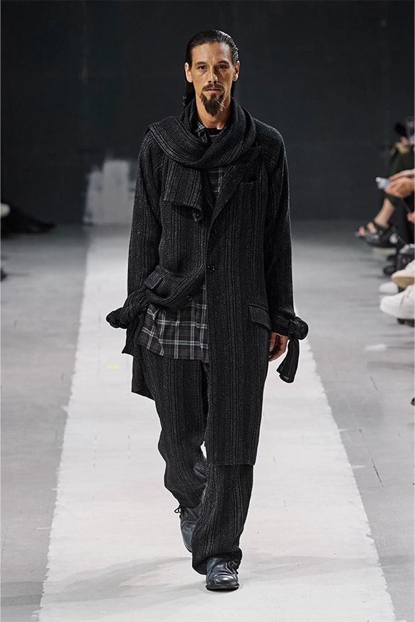 Yohji Yamamoto 正式发布2024 春夏男装系列大秀