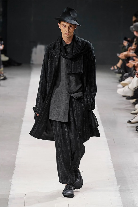 Yohji Yamamoto 正式发布2024 春夏男装系列大秀