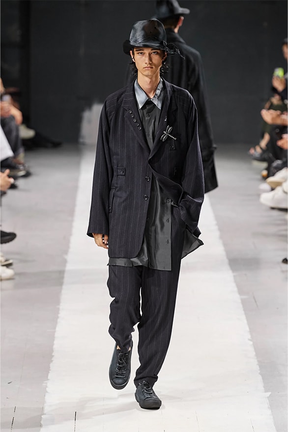 Yohji Yamamoto 正式发布2024 春夏男装系列大秀