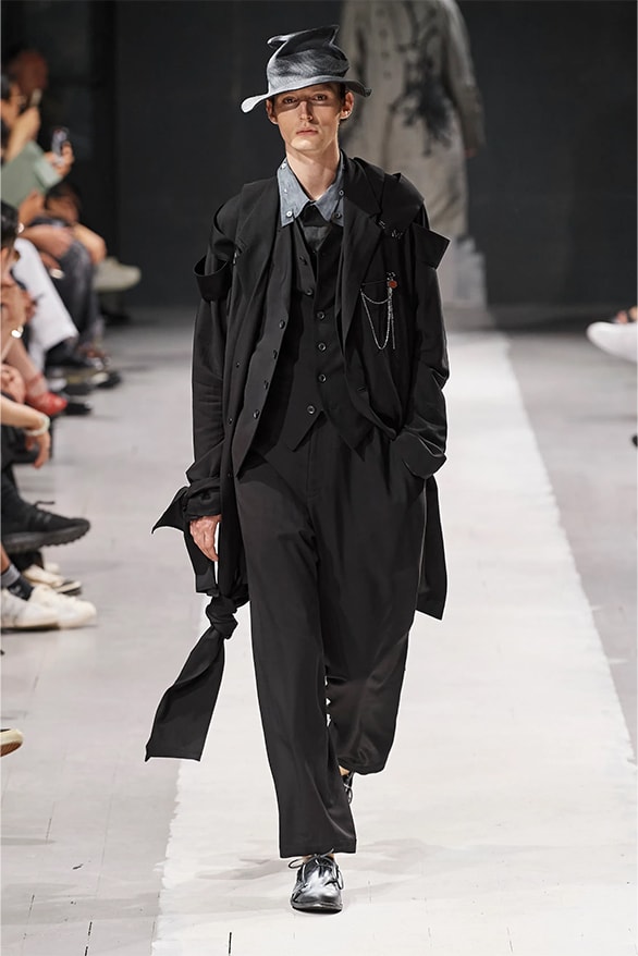 Yohji Yamamoto 正式发布2024 春夏男装系列大秀