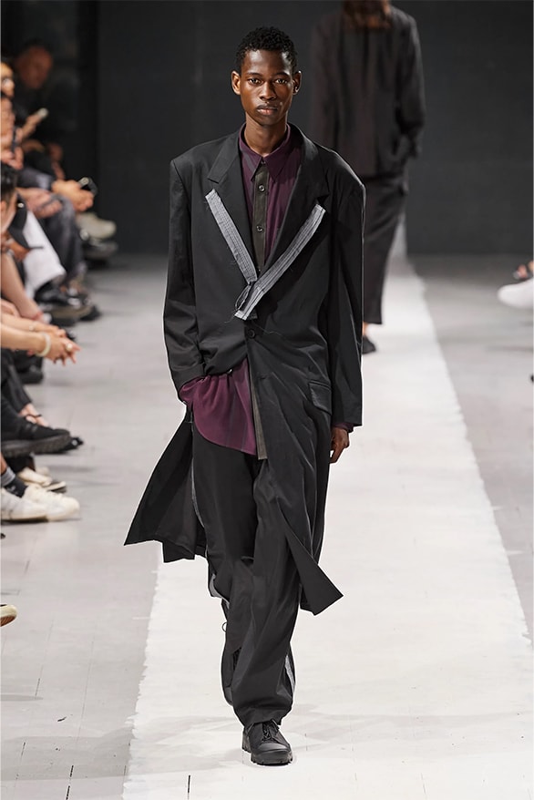 Yohji Yamamoto 正式发布2024 春夏男装系列大秀