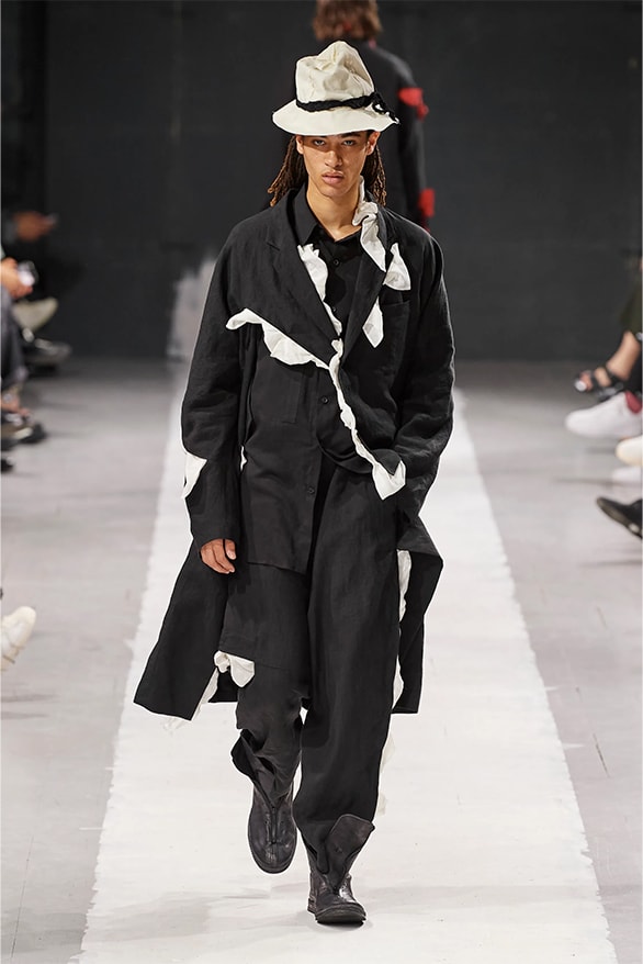 Yohji Yamamoto 正式发布2024 春夏男装系列大秀