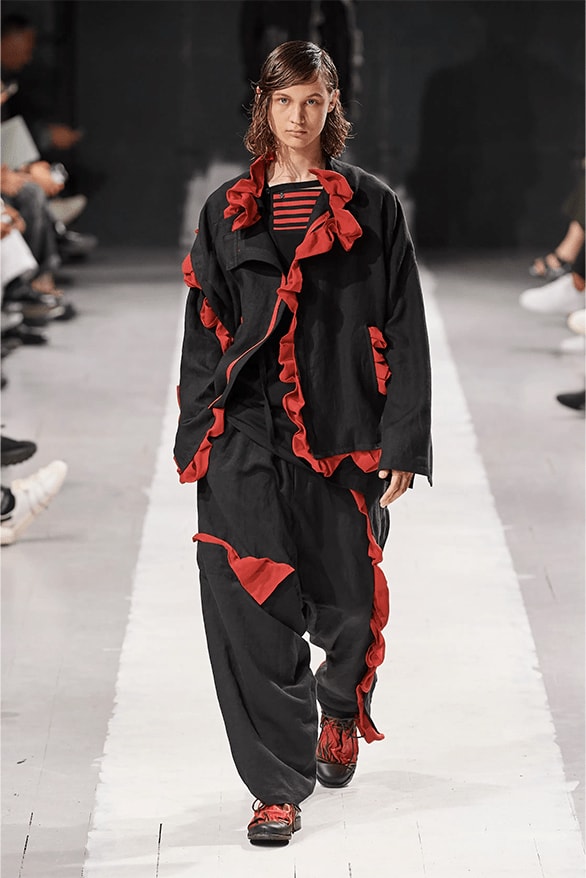 Yohji Yamamoto 正式发布2024 春夏男装系列大秀