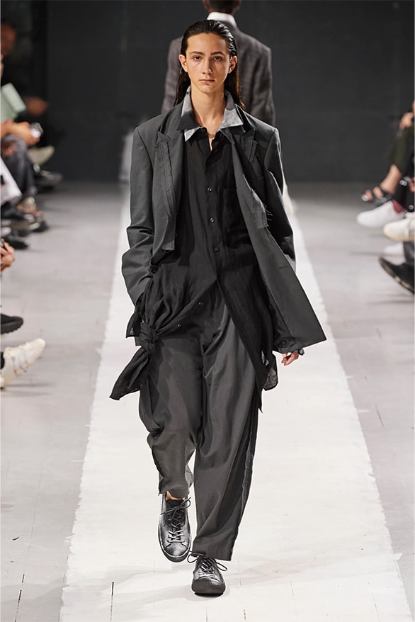 Yohji Yamamoto 正式发布2024 春夏男装系列大秀