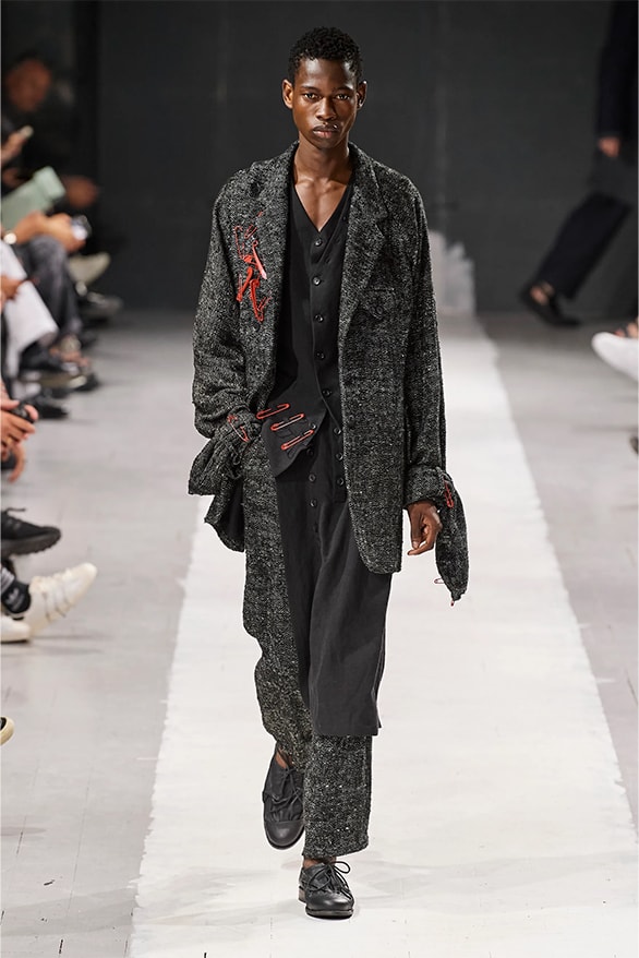 Yohji Yamamoto 正式发布2024 春夏男装系列大秀