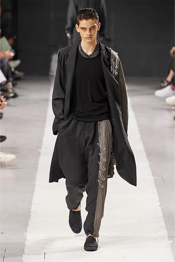 Yohji Yamamoto 正式发布2024 春夏男装系列大秀