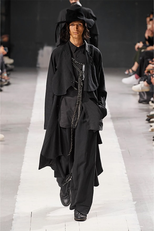 Yohji Yamamoto 正式发布2024 春夏男装系列大秀