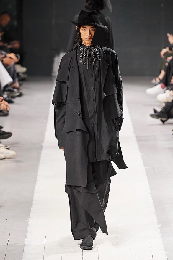 Yohji Yamamoto 正式发布2024 春夏男装系列大秀