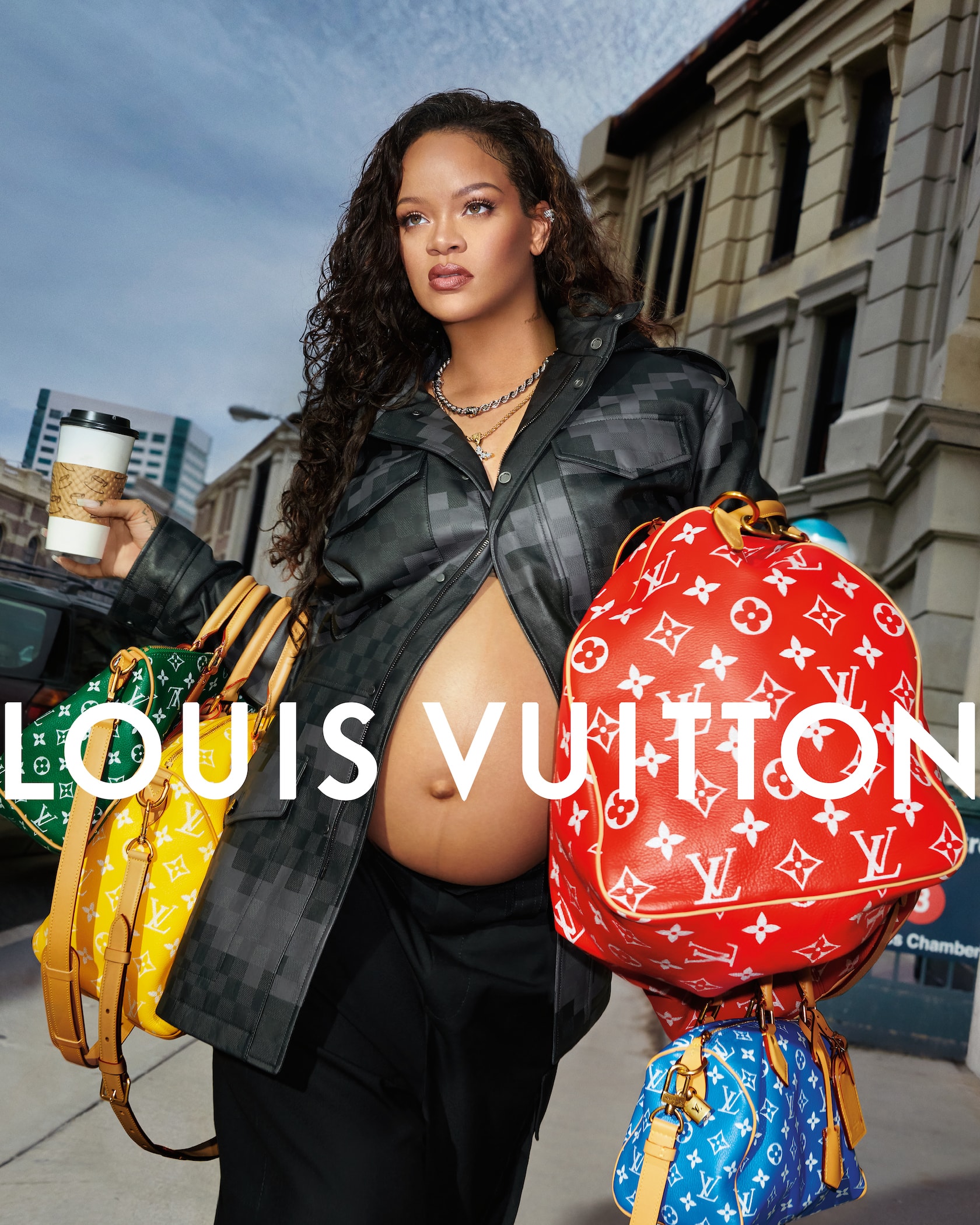 Rihanna 演绎 Louis Vuitton 2024 春夏男士系列特辑