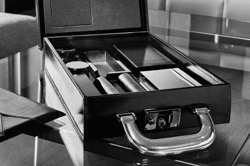 挖掘「享乐主义」的另外一面,Dunhill 发布全新「Case of Delights」生活套装 挖掘「享乐主义」的另外一面,Dunhill 发布全新「Case of Delights」生活套装