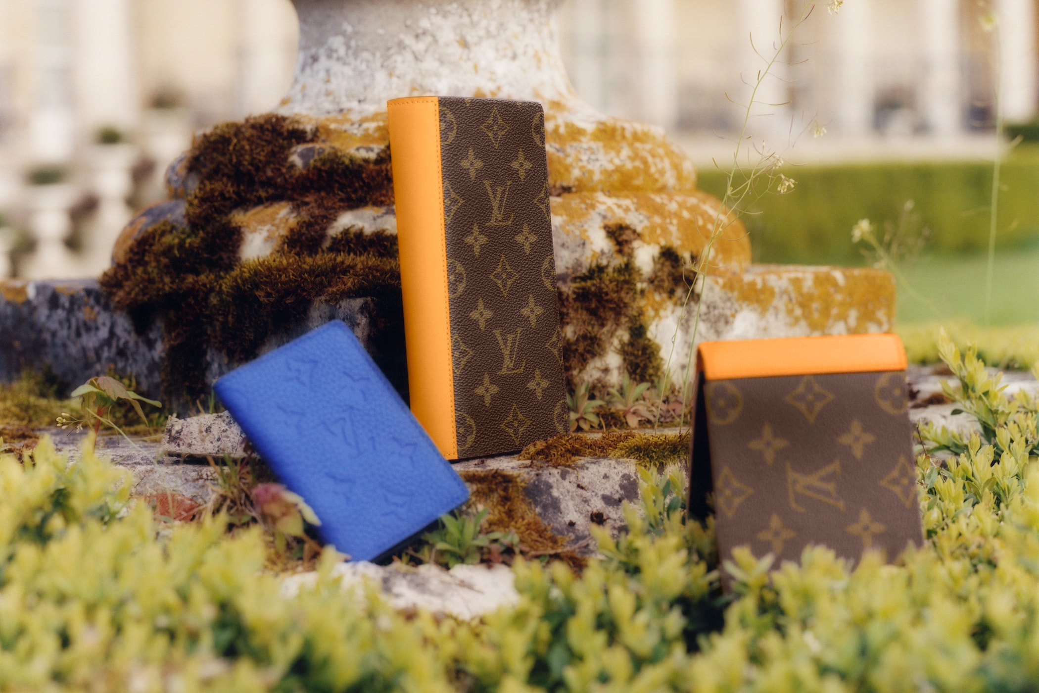 Louis Vuitton 推出全新 Taurillon Monogram 与 Monogram Macassar 包袋系列