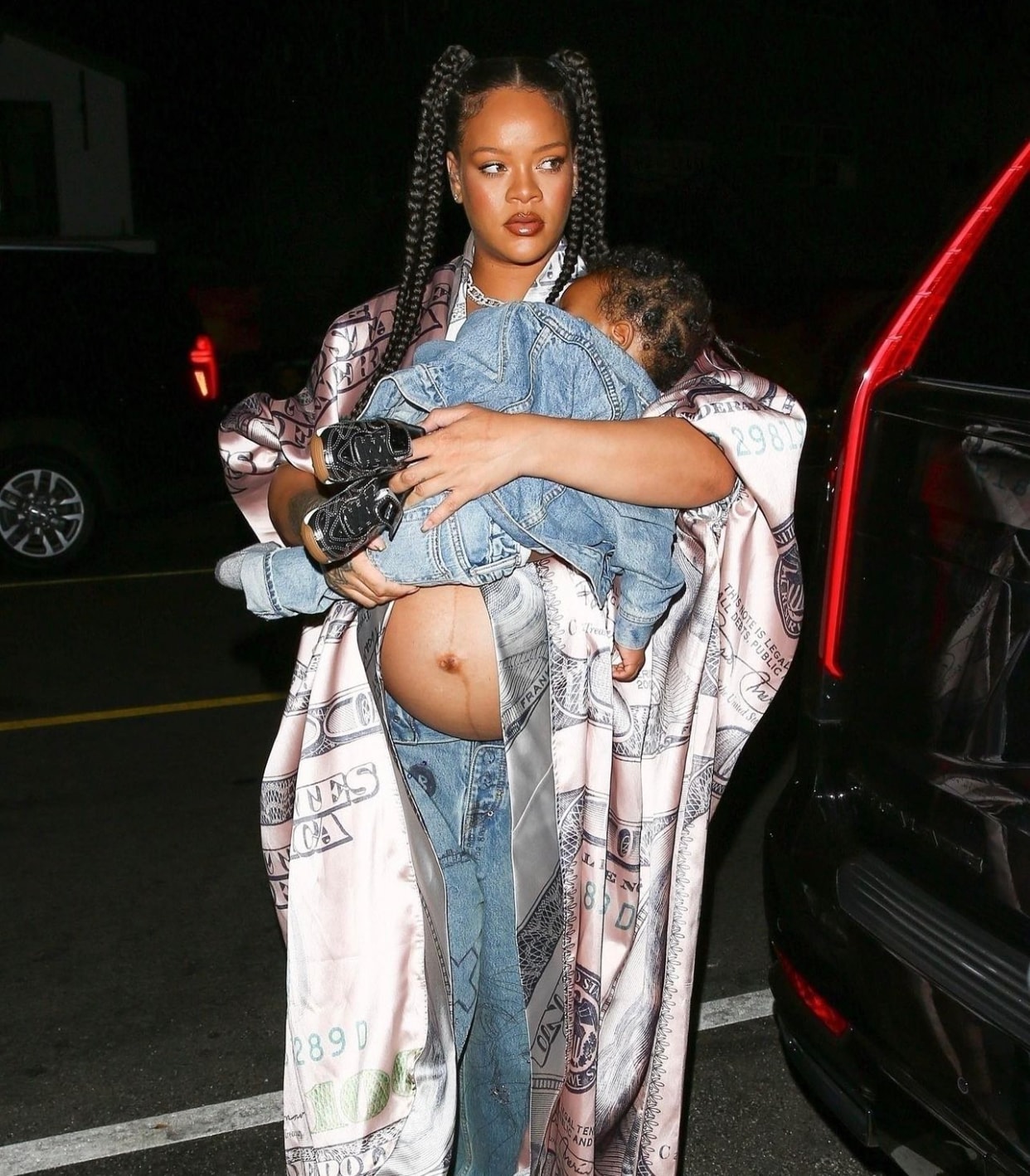 Rihanna 亲自曝光 FENTY x PUMA 最新联名鞋款全新配色