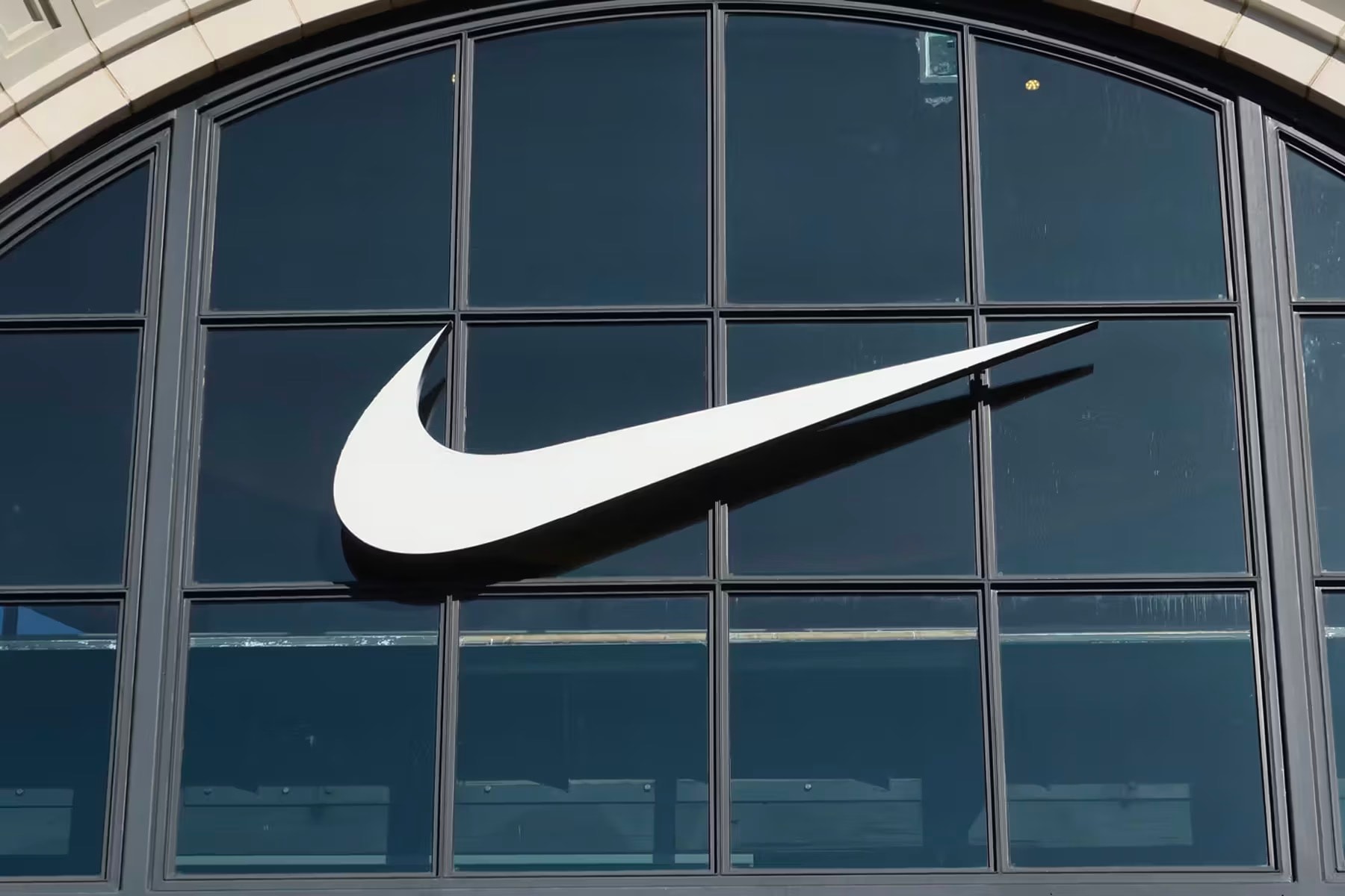 Nike 最新財報超出預期，銷售額達到 $128 億美元