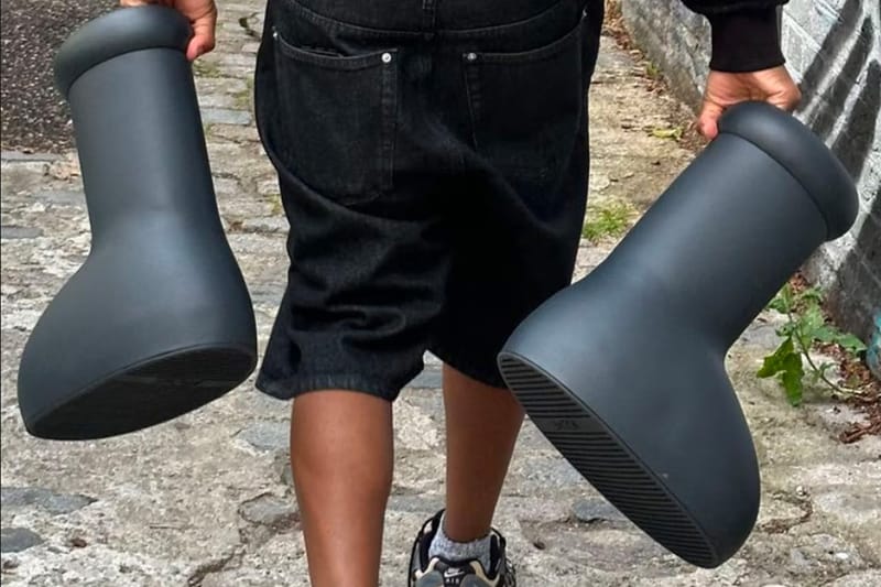 创意团体 MSCHF 话题鞋款「Big Boot」最新黑色版本率先亮相