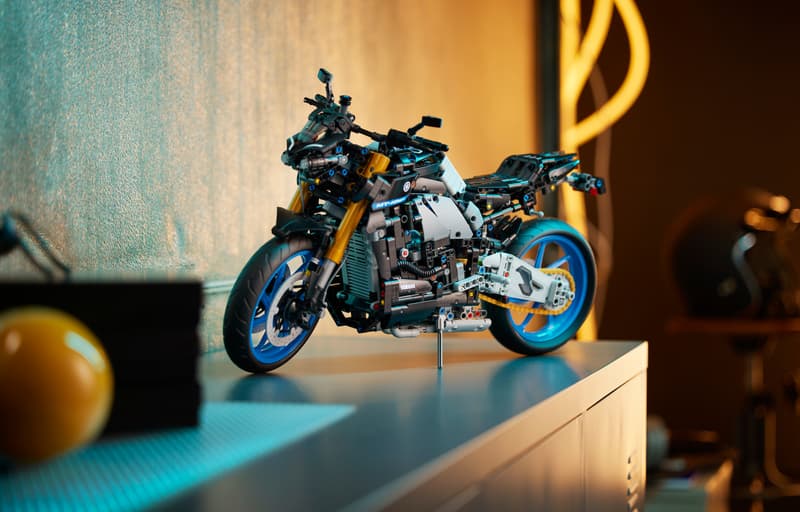 LEGO® 机械组推出全新 YAMAHA MT-10 SP 套装