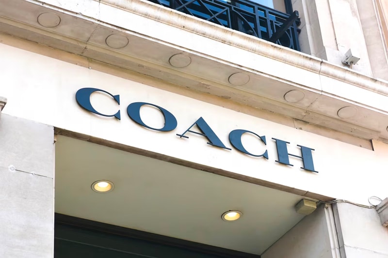 Coach 母公司 Tapestry 以 $85 亿美元收购 Versace 母集团 Coach 母公司 Tapestry 以 $85 亿美元收购 Versace 母集团