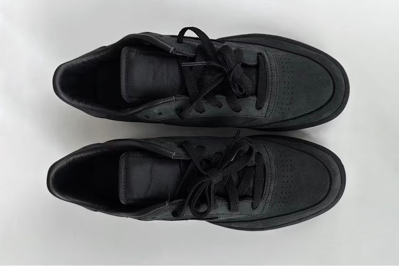 JJJJound x Reebok Club C「Core Black」最新联名鞋款率先曝光 JJJJound x Reebok Club C「Core Black」最新联名鞋款率先曝光