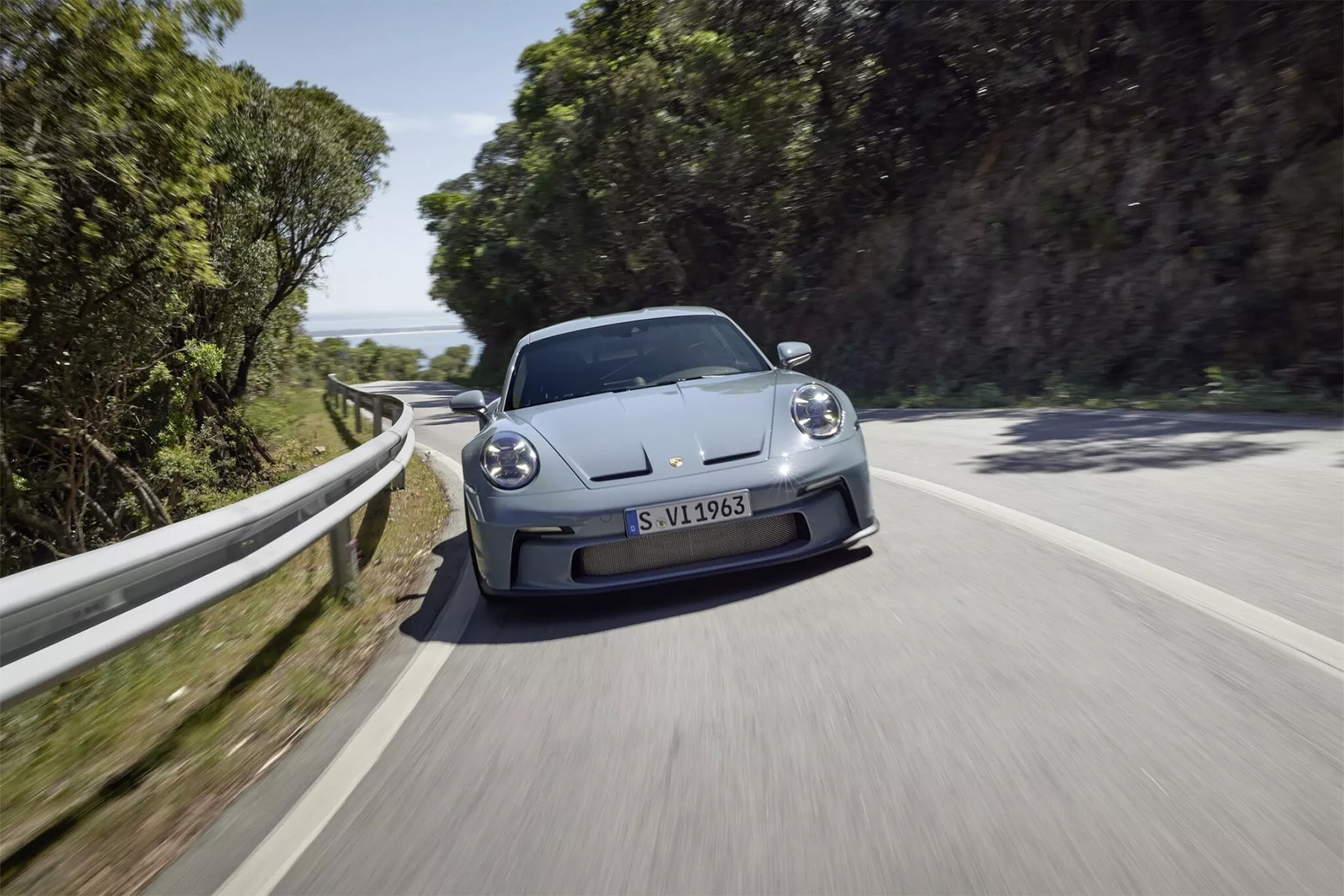 Porsche 全球限量 1,963 辆最新车型 911 S/T 正式发表