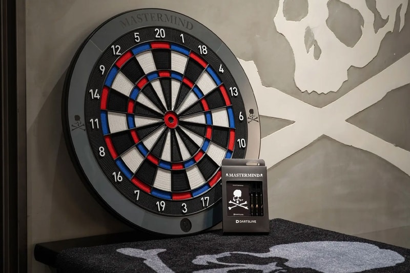 Mastermind WORLD 携手飞镖靶供应商 DARTSLIVE 打造联名系列商品