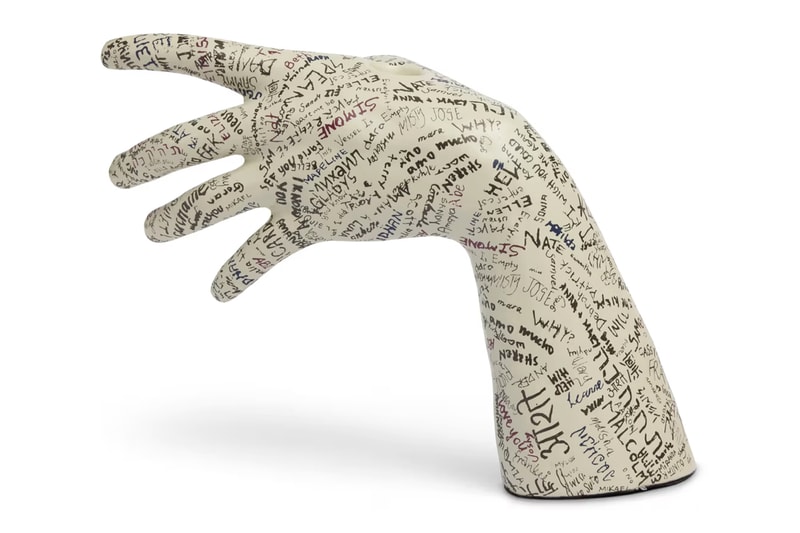 A24 超自然恐怖电影《鬼手鬼手请开口 Talk to Me》正式推出实体鬼手周边 A24 超自然恐怖电影《鬼手鬼手请开口 Talk to Me》正式推出实体鬼手周边