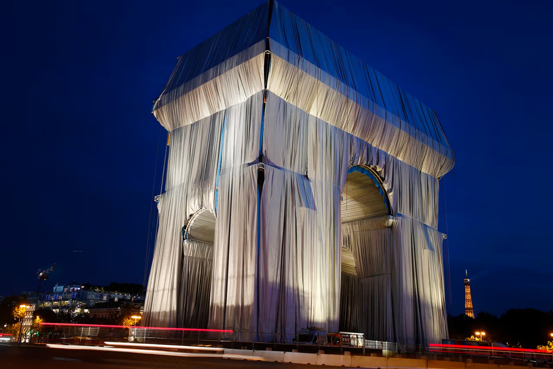 已故地景藝術家 Christo 與 Jeanne-Claude 作品《包裹凱旋門》將被回收用於 2024 巴黎奧運