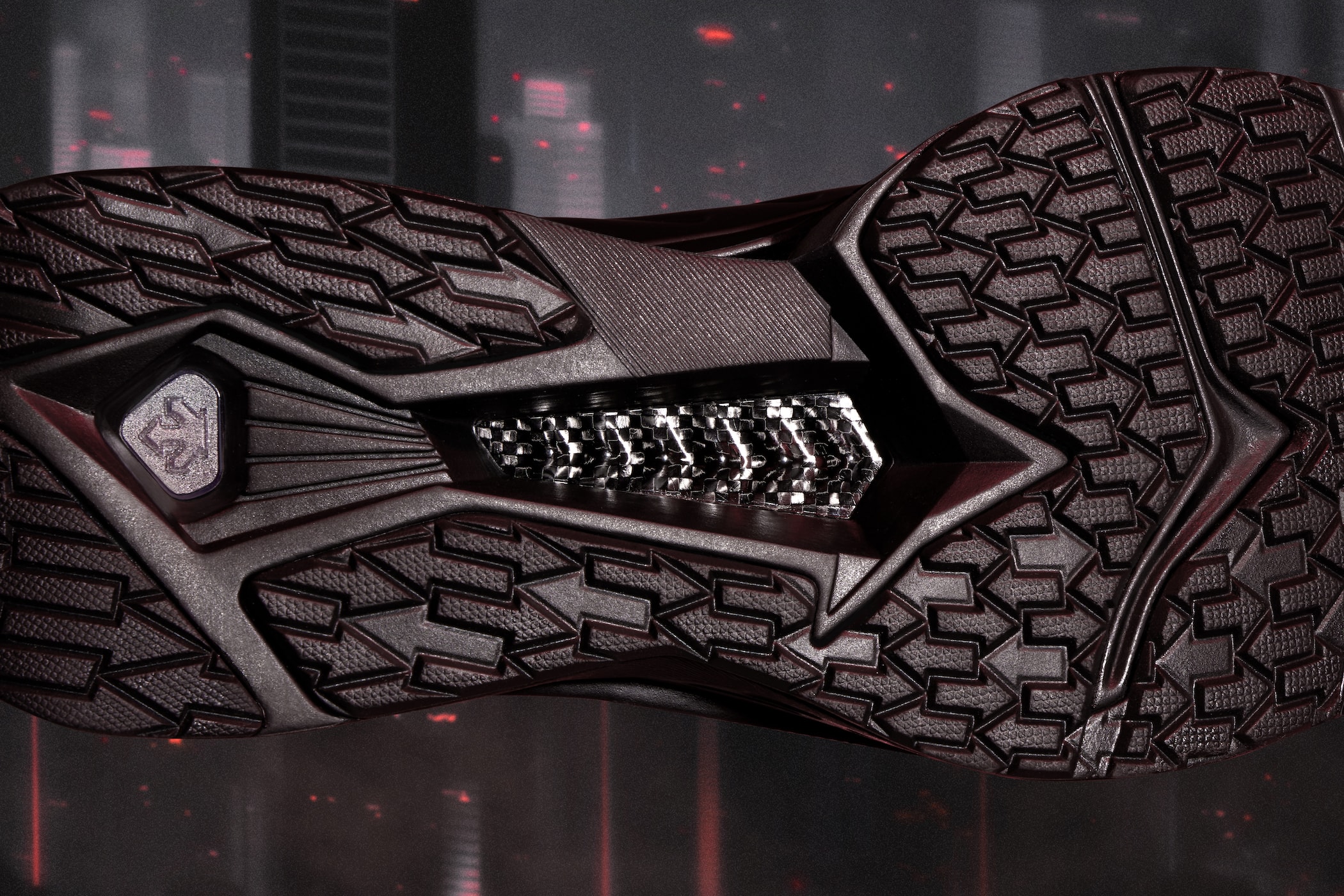 DESCENTE 正式发布第二代 ENERZITE FLUID 跑鞋