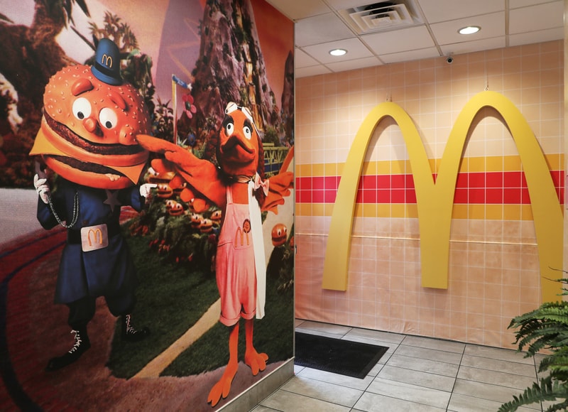 Marvel 攜手 McDonald’s 限定還原打造《洛基 Loki》第二季拍攝場景店舖