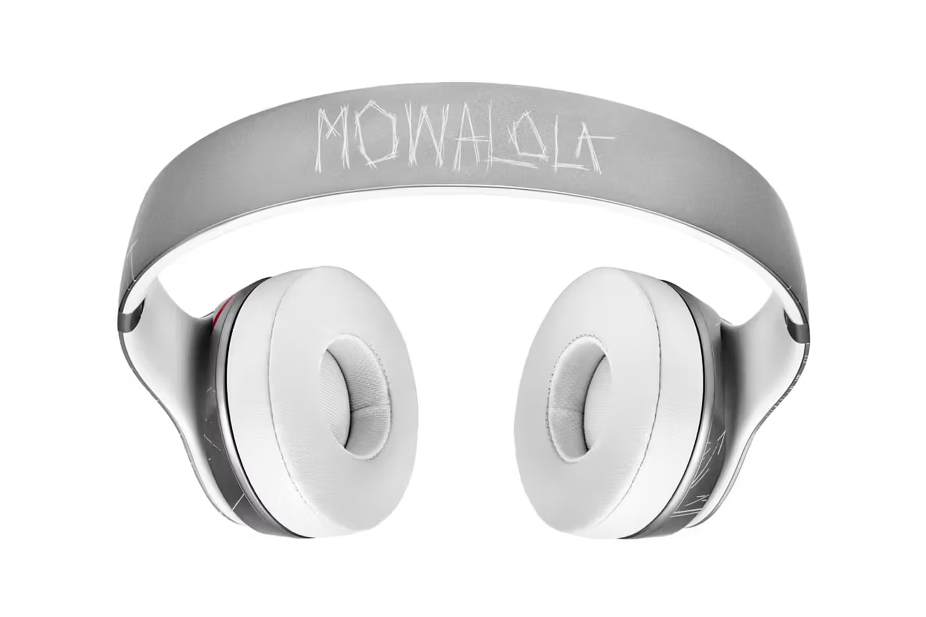 Mowalola 攜手 Beats 打造全新聯名耳機